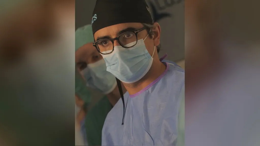 Diego González Rivas, el cirujano solidario que opera por el mundo y quiere llevar ‘un hospital ambulante’ a África