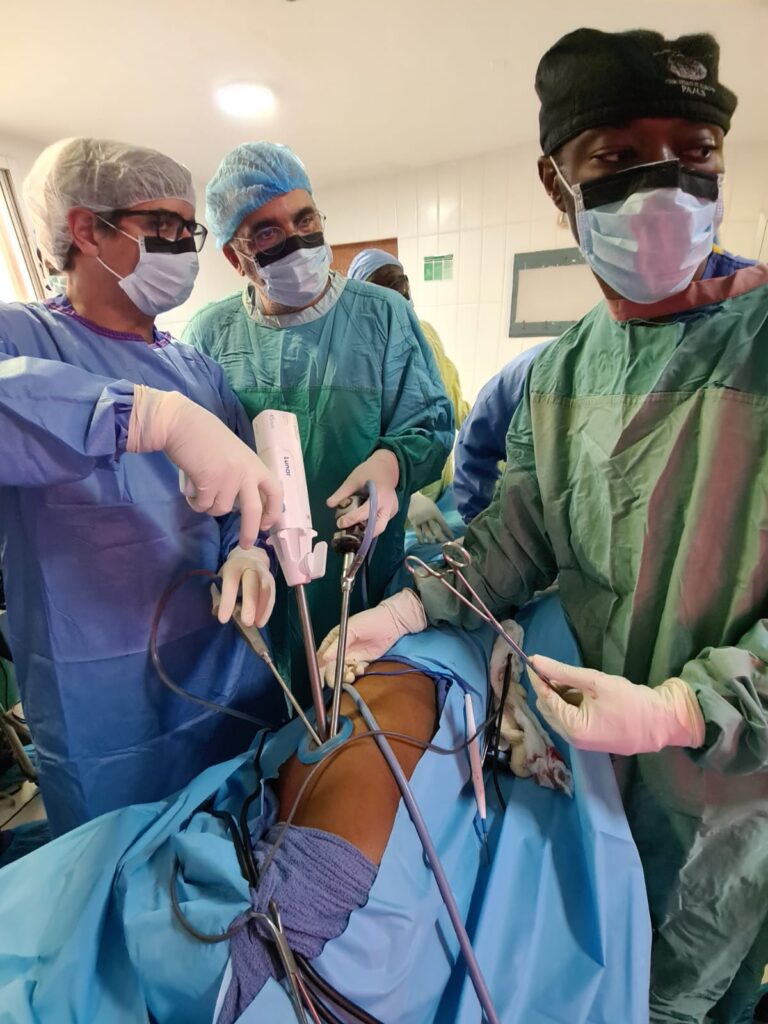 La Fundación Diego González Rivas lleva la cirugía mínimamente invasiva a Sierra Leona y Liberia por primera vez en la historia de estos países africanos