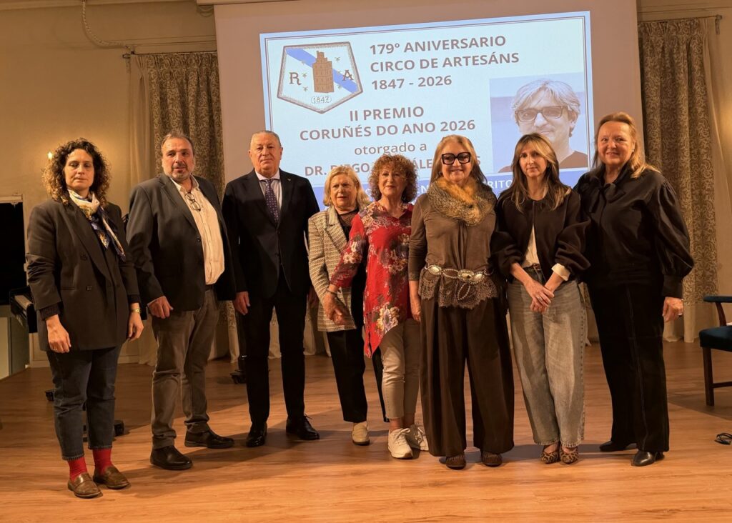 Diego González Rivas recibe el Premio “Coruñés del Año” del Círculo de Artesanos