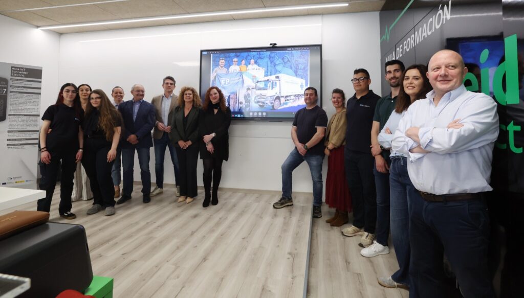 La unidad móvil refuerza su sistema de energía para operar en África